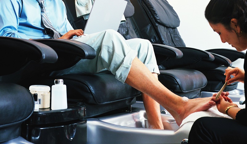 picking-the-perfect-pedicure-for-men-andraursuta